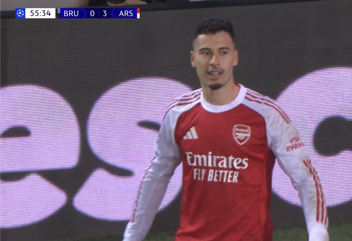 马丁内利连续5场欧冠进球，成99-00赛季亨利以来枪手欧战首人